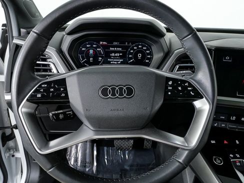 Certified 2023 Audi Q4 e-tron Prestige image 8