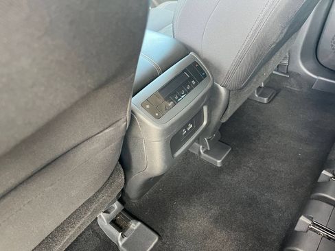Used 2025 Nissan Pathfinder SV FWD image 24