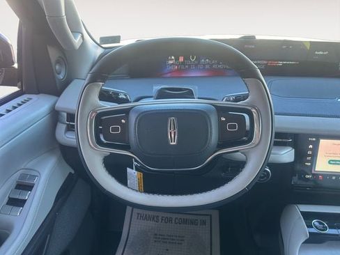 New 2026 Lincoln Navigator Reserve AWD/4WD image 12