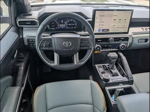 Used 2025 Toyota Tacoma 4x4 Double Cab Hybrid image 8