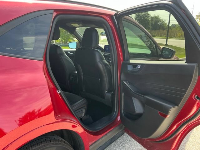 Used 2024 Ford Escape ST-Line w/ Cold Weather Package FWD image 18