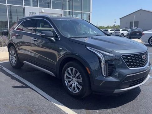 Used 2021 Cadillac XT4 Premium Luxury AWD/4WD image 3