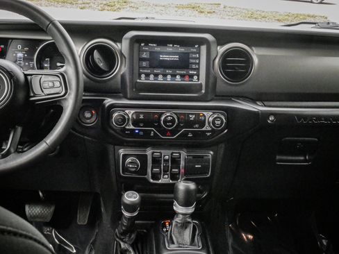 Used 2023 Jeep Wrangler Unlimited w/ Convenience Group AWD/4WD image 28