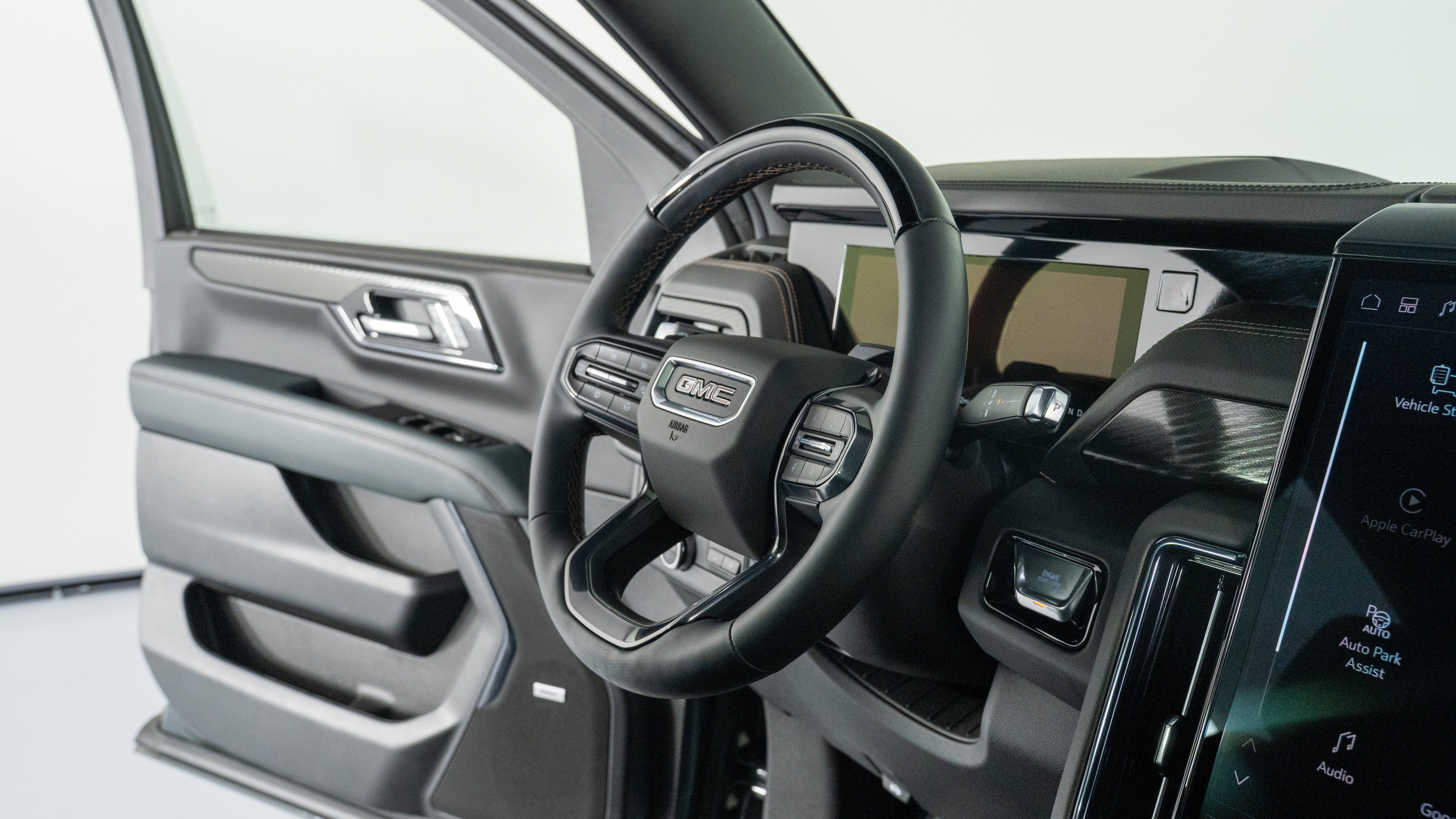 Used 2025 GMC Yukon AT4 w/ AT4 Premium Plus Package AWD/4WD image 35