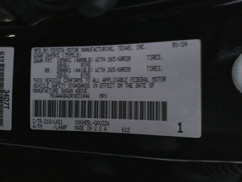 Used 2024 Toyota Sequoia Platinum image 37