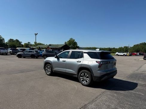 Used 2026 Chevrolet Equinox LT AWD/4WD image 5