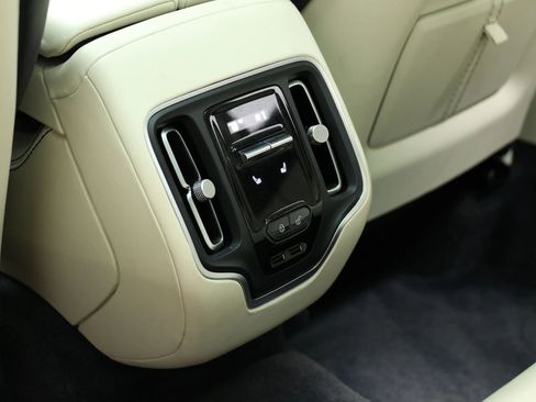 Used 2021 Aston Martin DBX AWD/4WD image 52