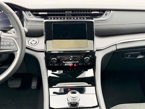 New 2025 Jeep Grand Cherokee L Altitude image 11