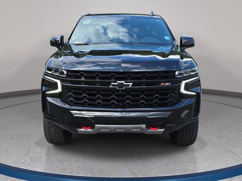 Used 2024 Chevrolet Tahoe Z71 w/ Luxury Package image 2
