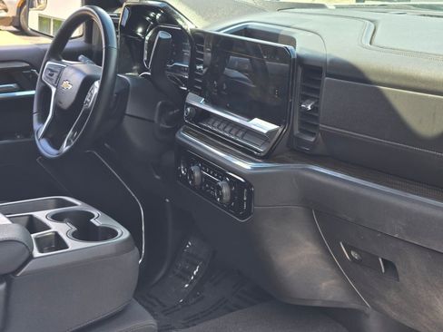 Certified 2023 Chevrolet Silverado 1500 LT AWD/4WD image 9