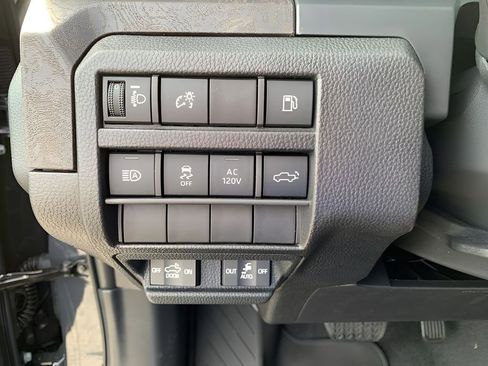 New 2025 Toyota Tacoma Limited AWD/4WD image 27