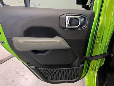 New 2025 Jeep Gladiator Mojave w/ Convenience Group image 18