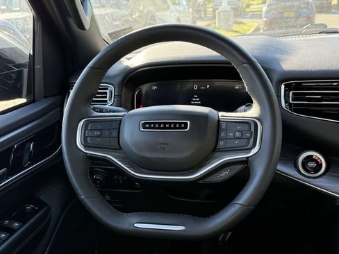 Certified 2024 Jeep Wagoneer L Series II w/ Flexible Seating Group AWD/4WD image 19