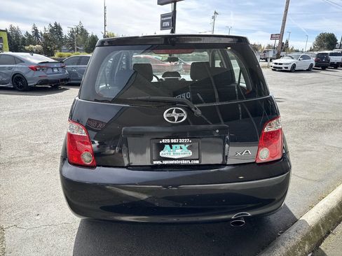Used 2006 Scion xA FWD image 4