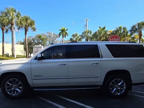 Used 2015 GMC Yukon XL Denali w/ Touring Package AWD/4WD image 2