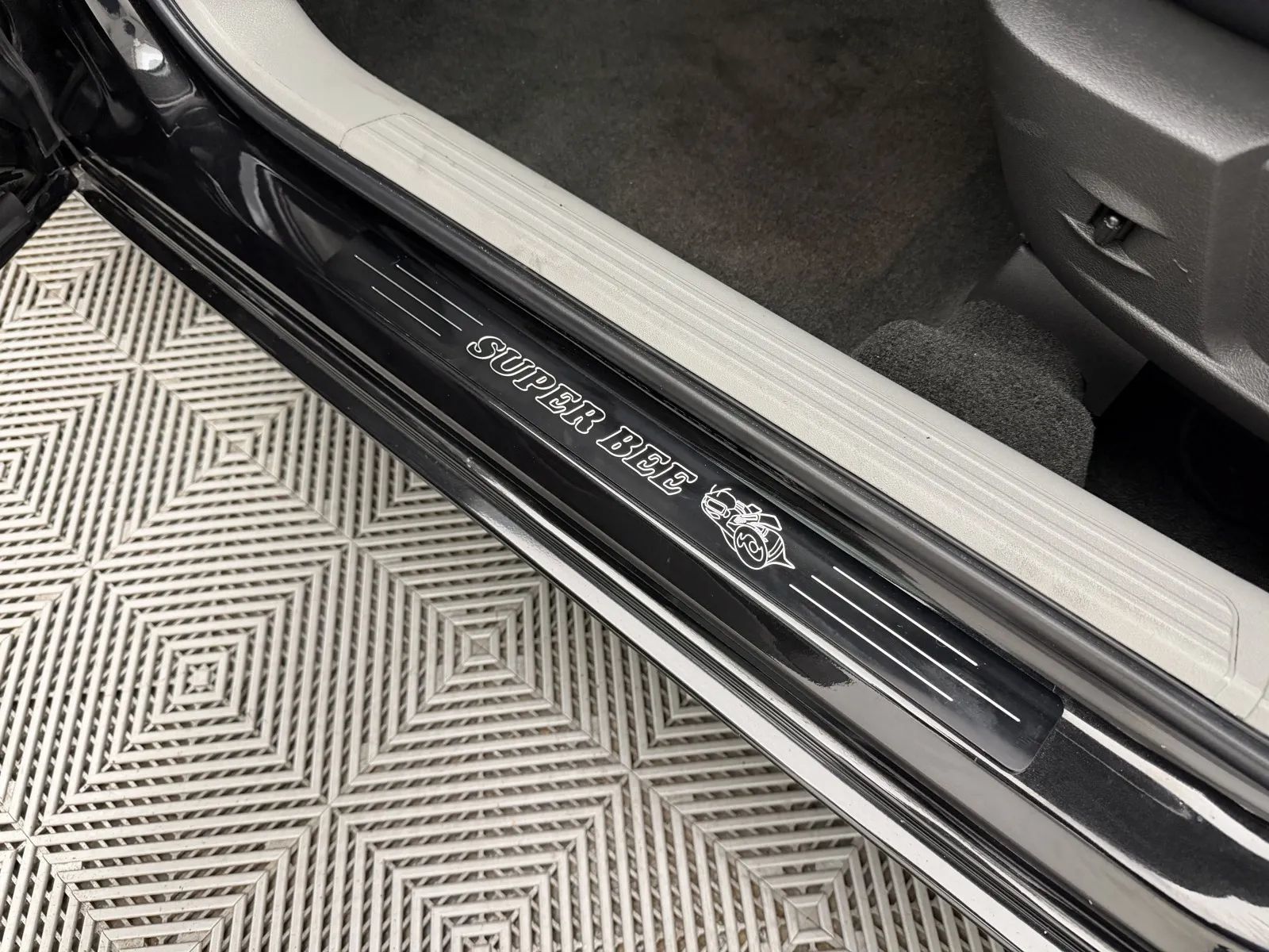 Used 2006 Dodge Charger SRT8 w/ SRT Option Group III RWD image 11