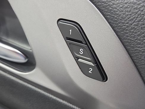 Used 2025 Chrysler Pacifica Select FWD image 27