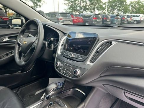Used 2022 Chevrolet Malibu LT w/ Leather Package FWD image 34