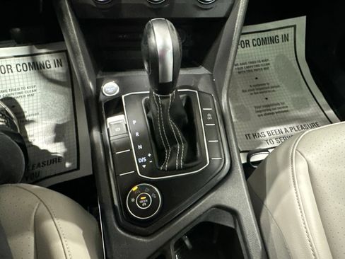 Used 2021 Volkswagen Tiguan SE w/ Panoramic Sunroof Package AWD/4WD image 64