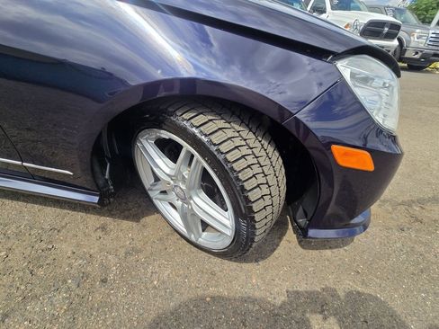 Used 2011 Mercedes-Benz E 350 4MATIC Sedan image 25