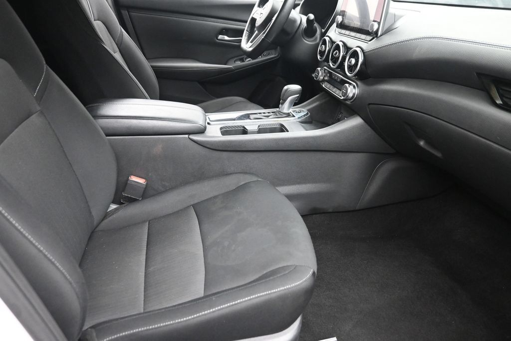 Used 2025 Nissan Sentra SV w/ All-Weather Package FWD image 9