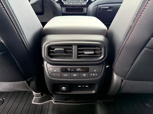 Used 2024 Honda Passport Black Edition image 11