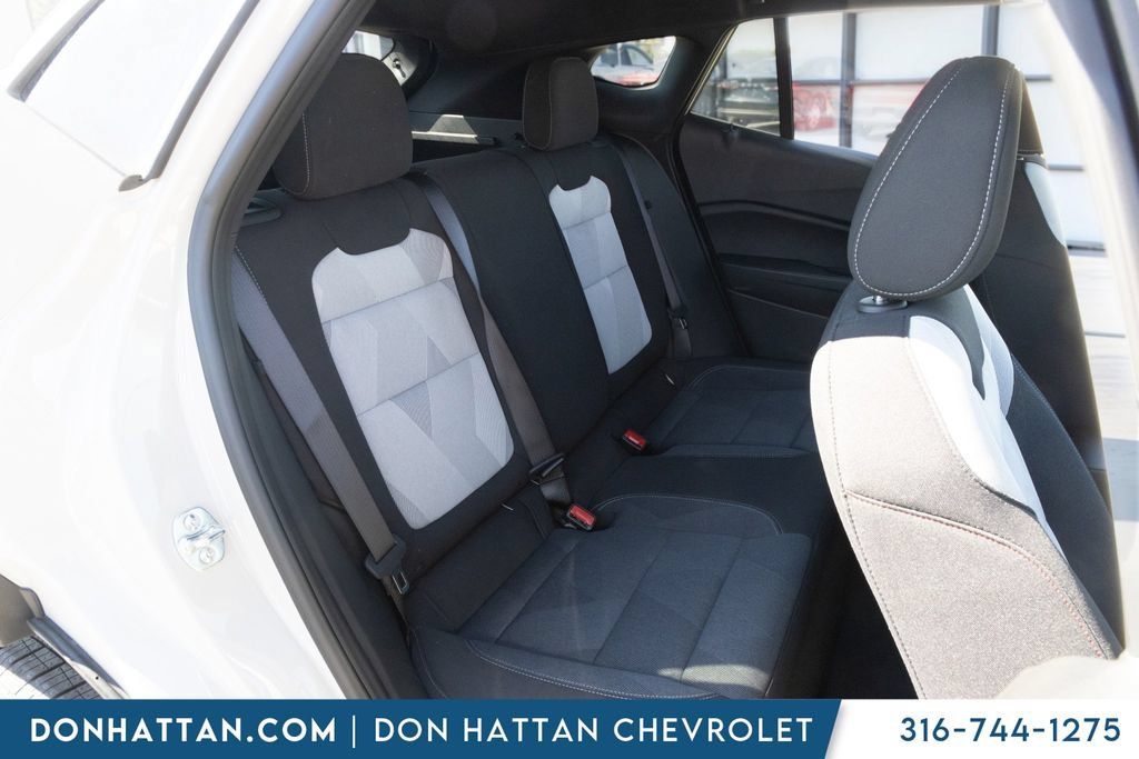 New 2026 Chevrolet Trax RS w/ Sunroof Package FWD image 21