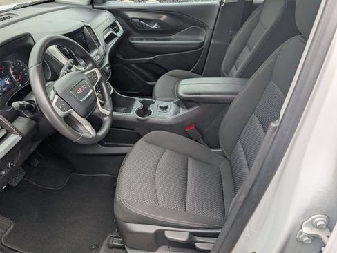 Used 2024 GMC Terrain SLE FWD image 8