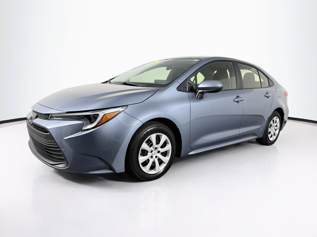 Used 2026 Toyota Corolla LE FWD image 3