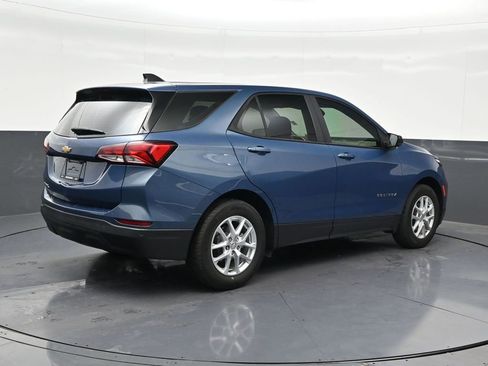 Used 2024 Chevrolet Equinox LS w/ Driver Confidence II Package FWD image 5