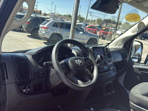 Used 2023 RAM ProMaster 2500 w/ Driver Convenience Group FWD image 11