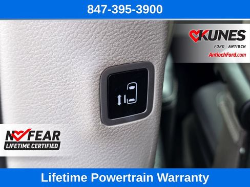 Used 2023 Chrysler Voyager LX FWD image 26