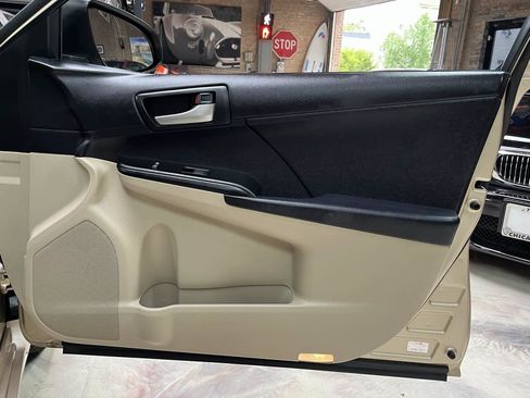 Used 2012 Toyota Camry LE FWD image 34
