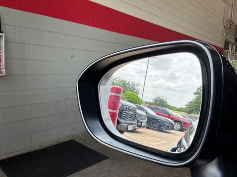 Used 2025 Nissan Rogue SV FWD image 19
