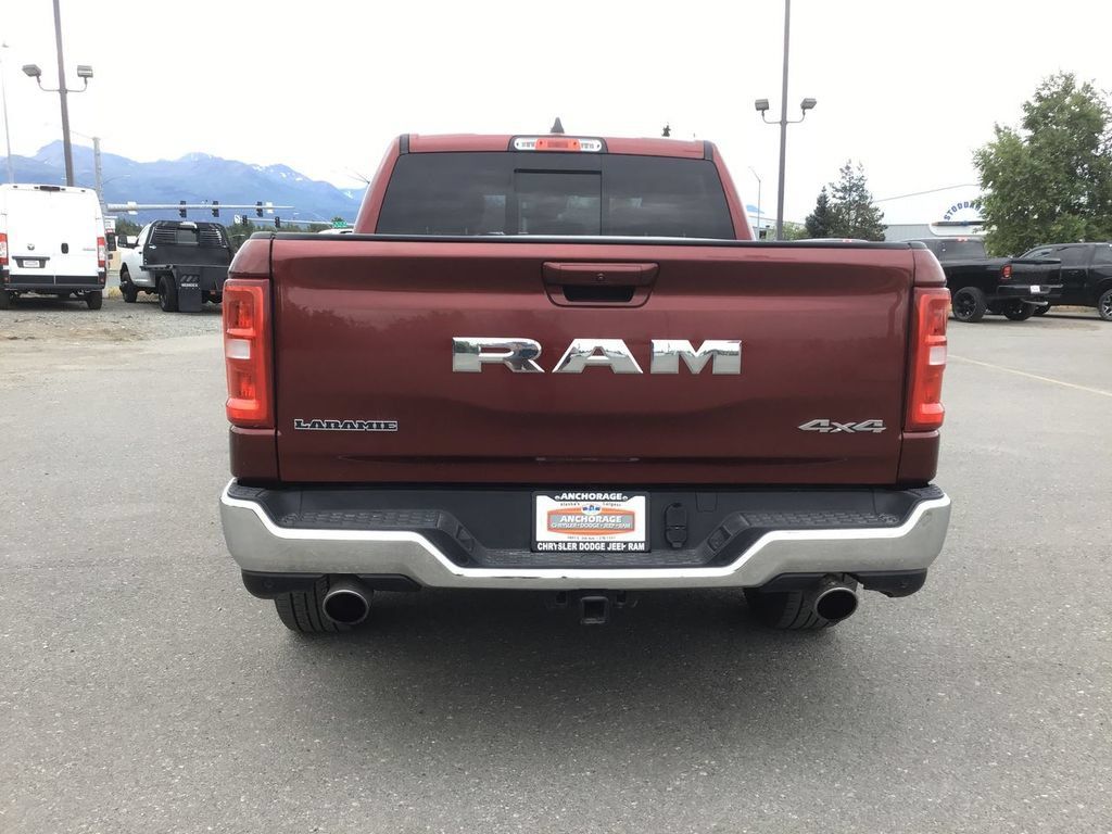 Used 2025 RAM 1500 Laramie AWD/4WD image 11