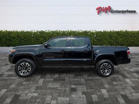 Used 2021 Toyota Tacoma TRD Sport AWD/4WD image 4