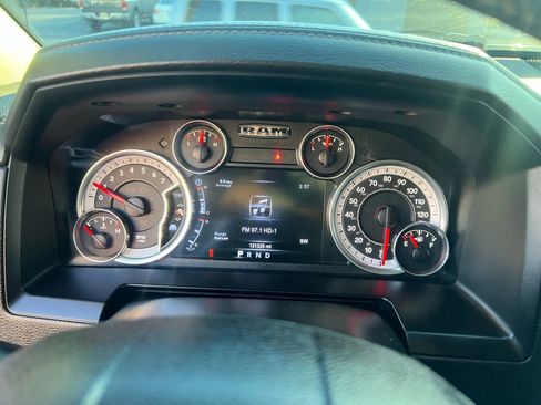 Used 2015 RAM 1500 Laramie w/ Convenience Group image 12