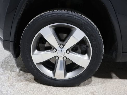 Used 2015 Jeep Grand Cherokee Overland w/ Advanced Technology Group image 9