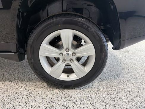 Used 2014 Jeep Compass Latitude w/ Sun/Sound Group image 32