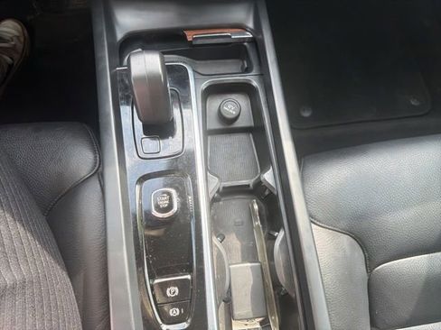 Used 2024 Volvo S60 B5 Plus AWD/4WD image 21