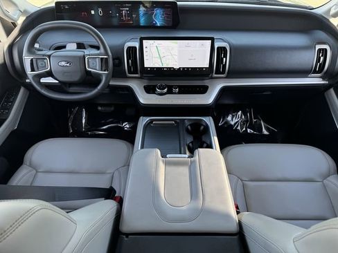 Certified 2025 Ford Expedition Active AWD/4WD image 10