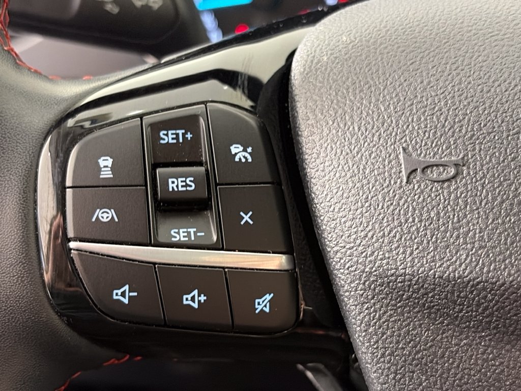 Used 2022 Ford Escape SEL w/ SEL Stealth AWD Package image 17