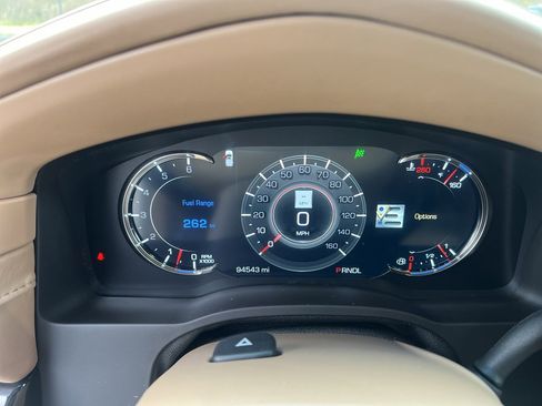 Used 2018 Cadillac Escalade Platinum image 15