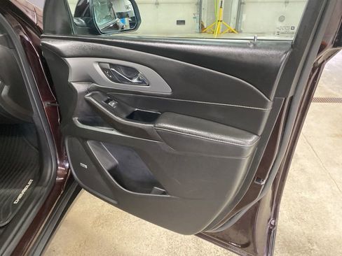 Used 2023 Chevrolet Traverse LT w/ LT Premium Package AWD/4WD image 22