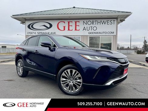 Used 2024 Toyota Venza Limited image 1