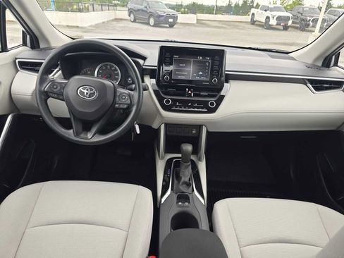 Used 2022 Toyota Corolla Cross L AWD/4WD image 18