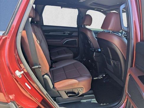 Used 2024 Kia Telluride SX image 18