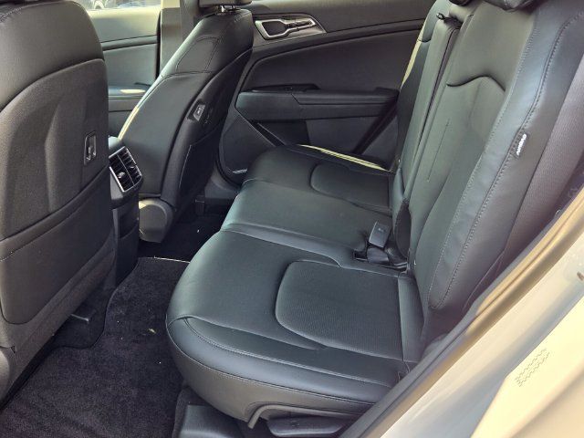 Certified 2026 Kia Sportage EX AWD/4WD image 11
