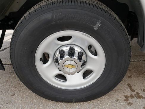 New 2025 Chevrolet Express 2500 w/ Enhanced Convenience Package RWD image 23