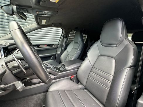 Certified 2024 Porsche Cayenne Turbo GT AWD/4WD image 5